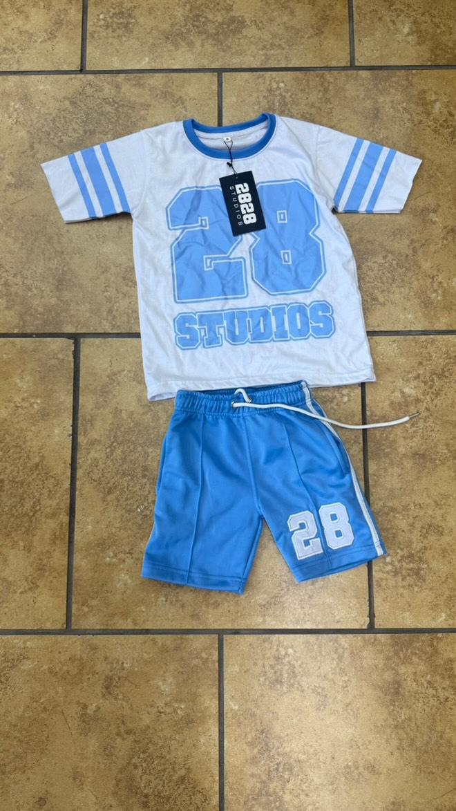 2828 studios Conjunto